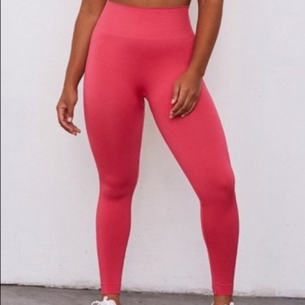 SET Active Size Small Punch Leggings